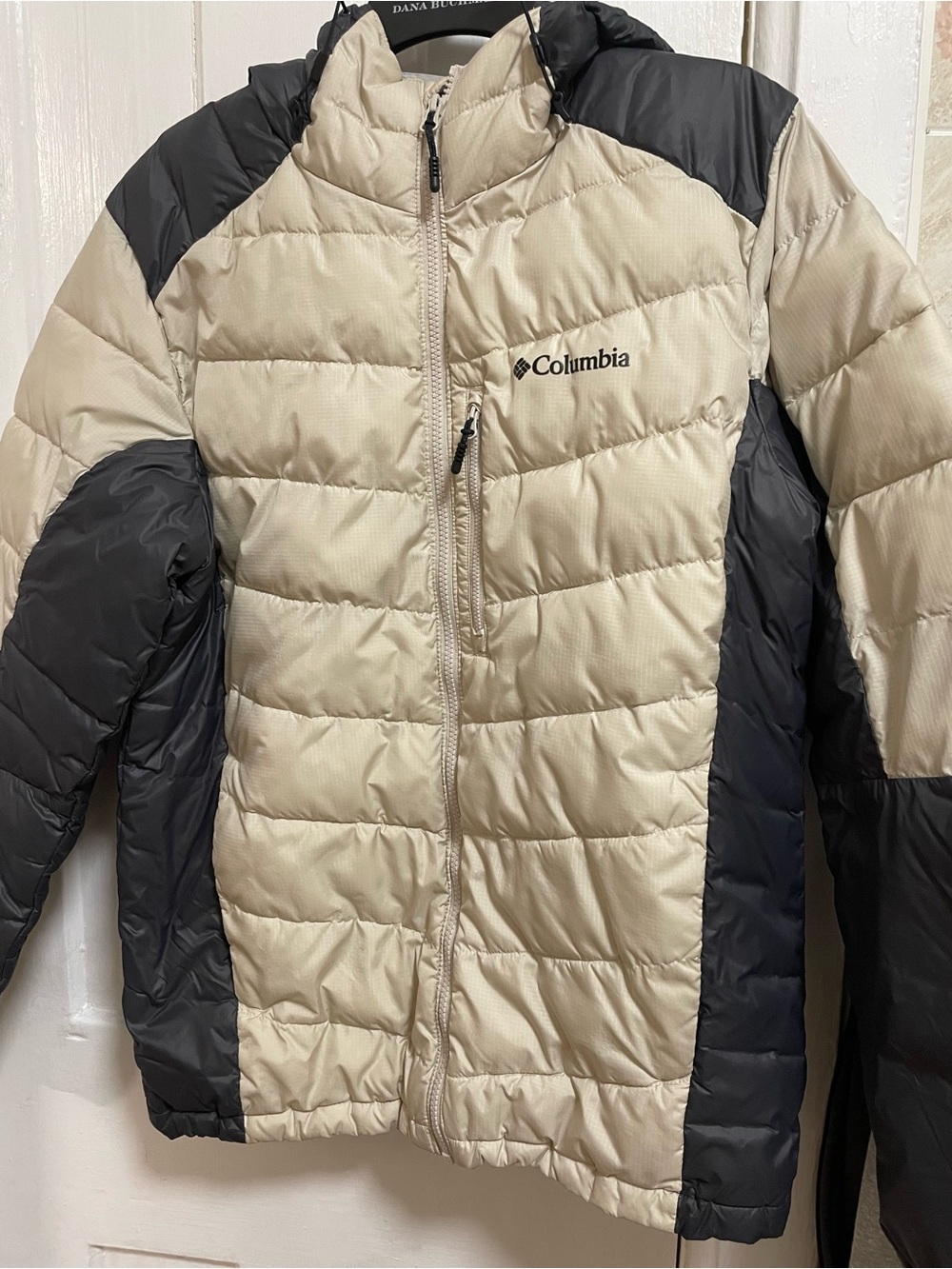 Columbia Kids Beige and Black Puffer Jacket(size: m)